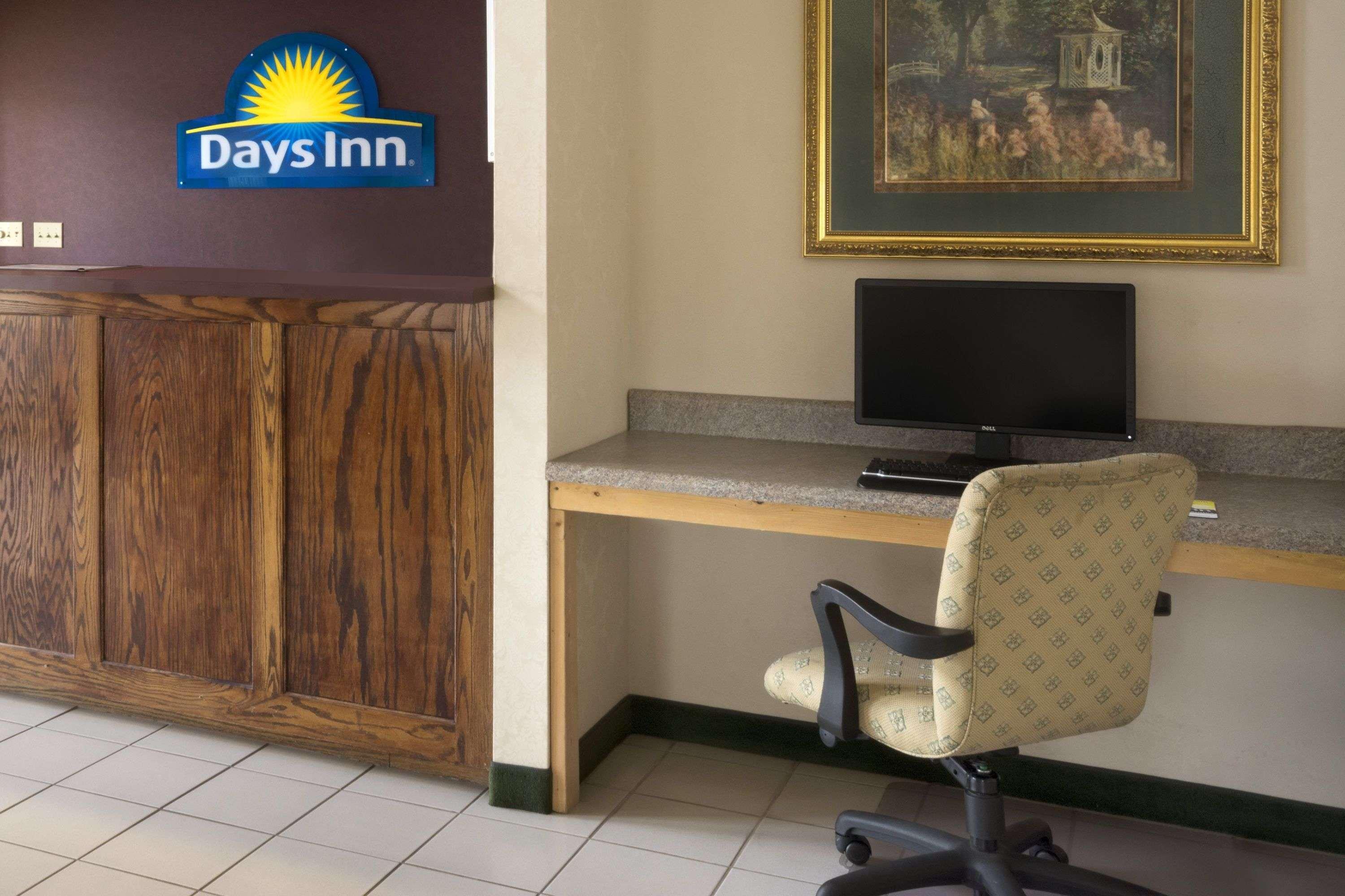 Days Inn By Wyndham Alma Экстерьер фото