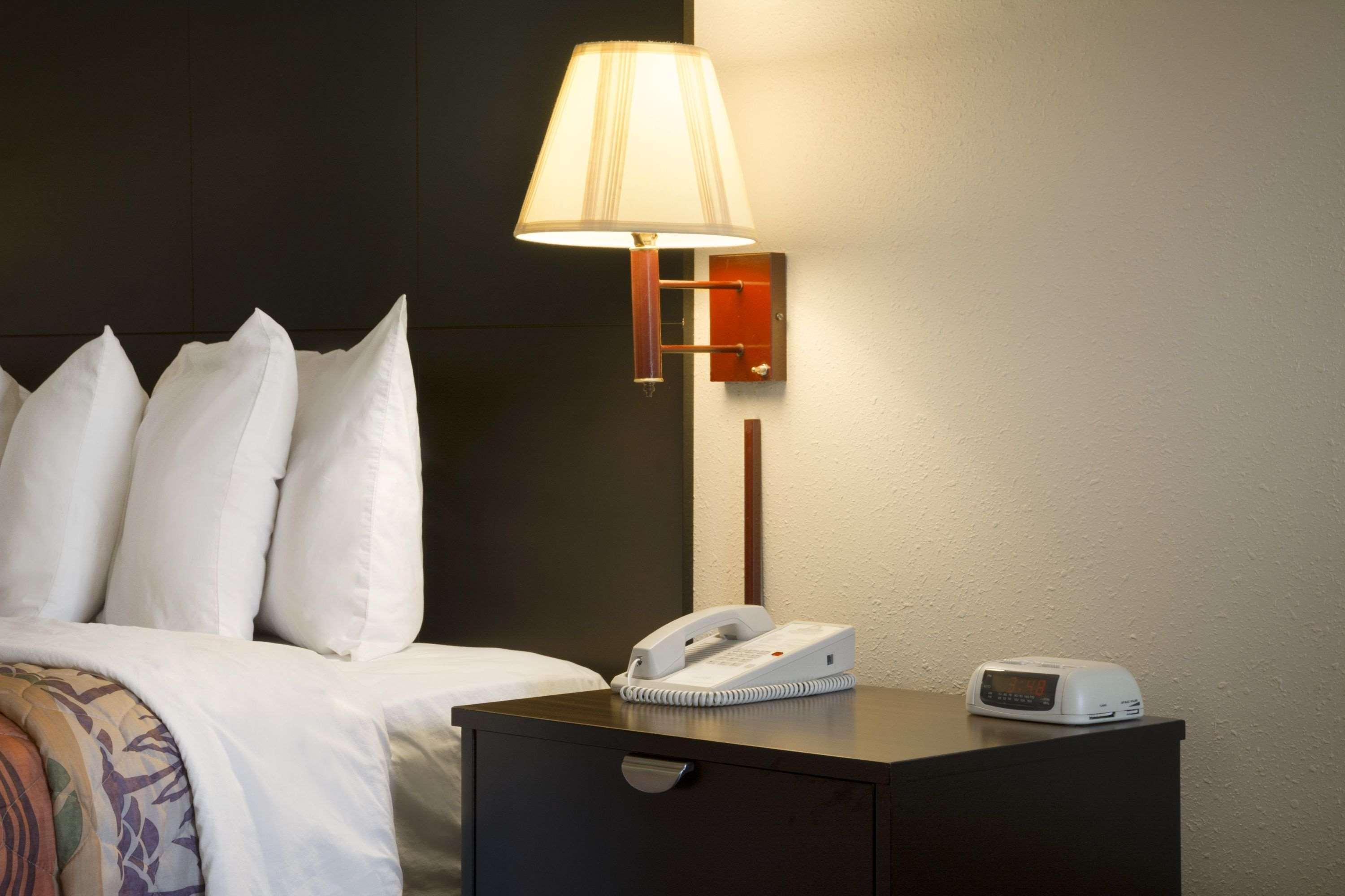 Days Inn By Wyndham Alma Экстерьер фото